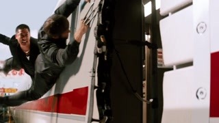 羅根扒火車“打架” 身受重傷