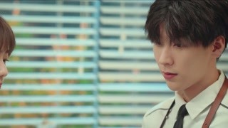 美女接到相亲男电话 尴尬