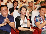曹颖产后复出 《家大业大》首演村姑