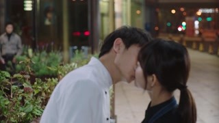 《幸福一家人》月月小龙初吻送上 这是一条福利视频