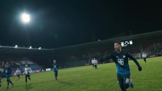 最后一球：尤里帶隊比賽再次慘敗 尤里傷心欲絕呆坐球場旁
