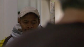 竟然讓好基友抬尸體 面不改色宛如活人