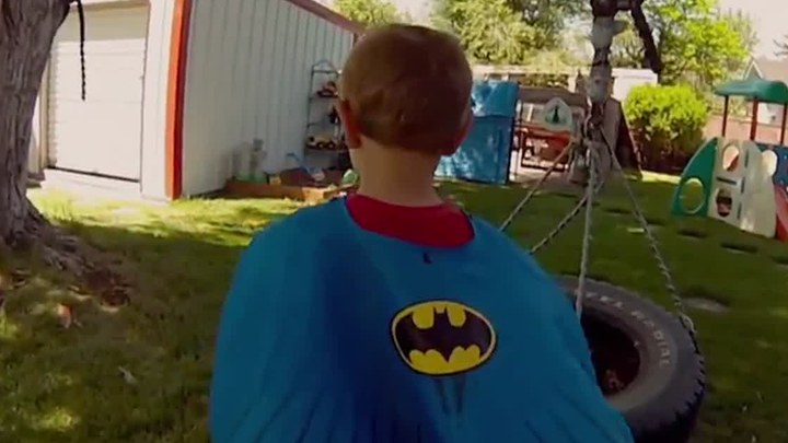 蝙蝠小子崛起：一个被全世界听到的愿望 预告片