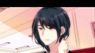 足球突然朝少女飞过来帅气学长单手接球躲过一劫 要怎么感谢呢