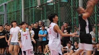 张阳阳篮球球技过人