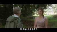 少婦遭蜜蜂襲擊大喊救命，七旬老大爺解衣吸毒趁機揩油