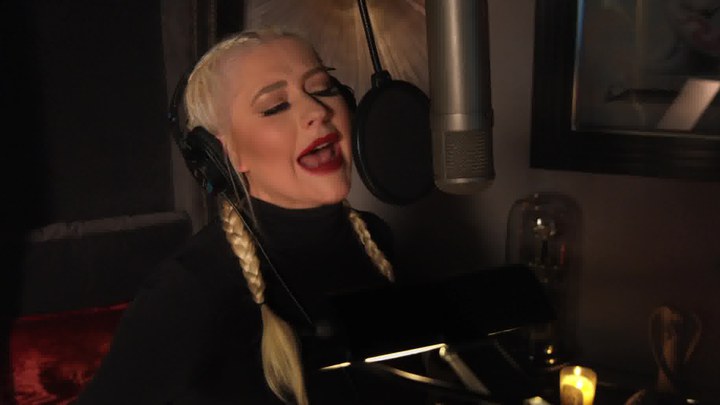 亚当斯一家 MV：Christina Aguilera演唱主题曲《Haunted Heart》