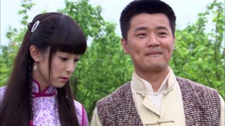 《九丹》这小伙子竟牵起了九丹的手 两人究竟是何关系
