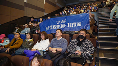 《別告訴她》The Farewell 映后采訪