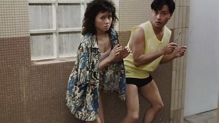 张国荣帮美女邻居开门却被女子母亲误会  哥哥是真好看啊