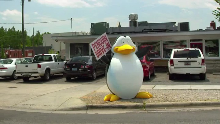 蠢蛋搞怪秀：壞外公 片段3：Oops... There's a Penguin !