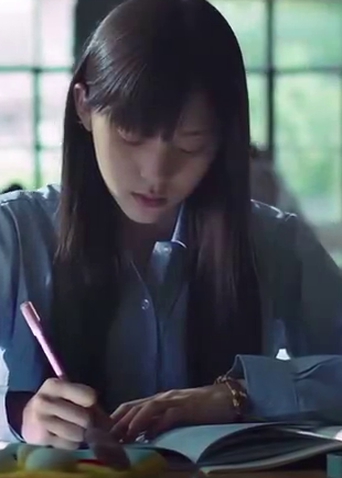 《秘果》同名主題曲MV 歐陽娜娜“暗戀”陳飛宇心事重重