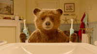 戏说影事：善良的人运气不会太差，蠢萌小熊带来温馨冬日童话——《帕丁顿熊2》