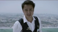 穿幫鏡頭之到底幾只手，白百何單手掛在樓頂變雙手