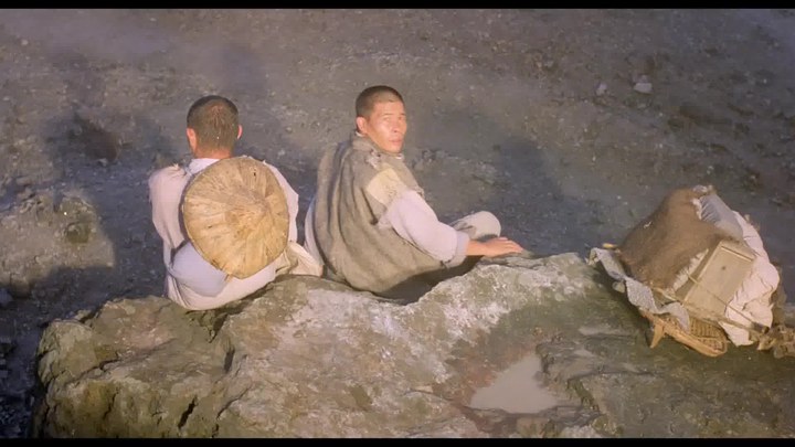 无言的山丘 预告片