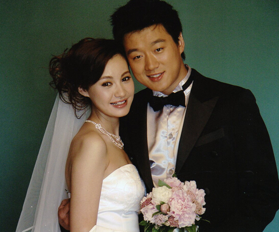 杨雪结婚婚纱照_杨雪个人资料及老公赵海背景曝光 杨雪老公赵海结婚照
