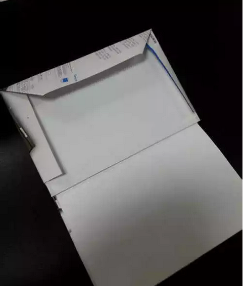 如何利用废旧纸张包书皮