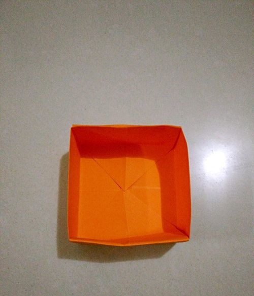 正方形纸盒的折法,来看看吧
