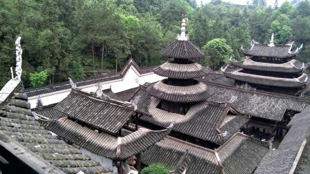 昔日王族部落土司城