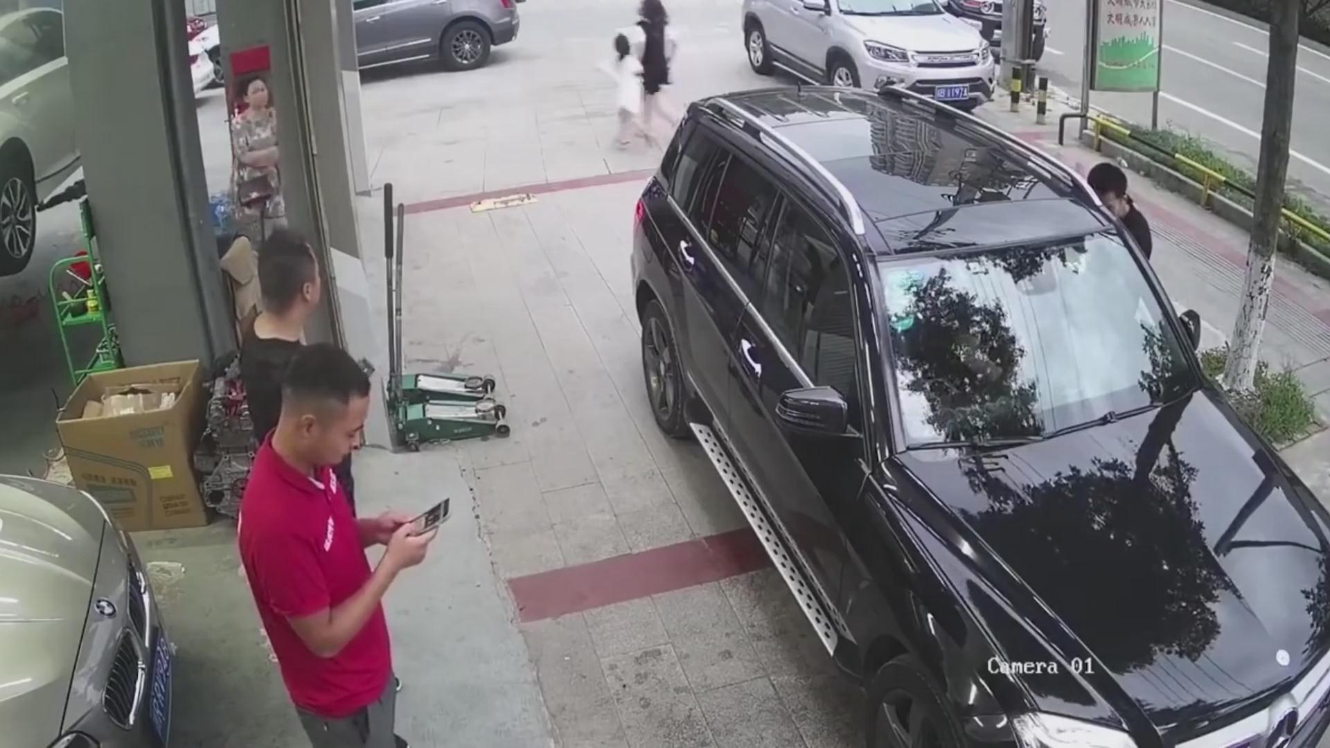 监控捕捉到的13大心惊胆战时刻