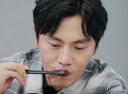 TV版第12期：秦昊挑战虫子料理