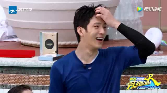 陳立農被掀翻入水，李晨飆歌破音baby笑瘋