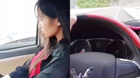 提問！為何車里的妹子如此不高興？司機表示很無奈