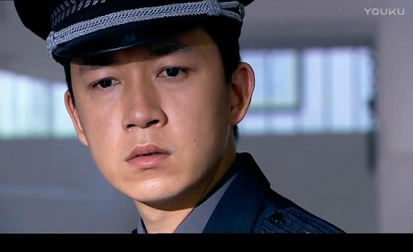 如何评价潘粤明的长相