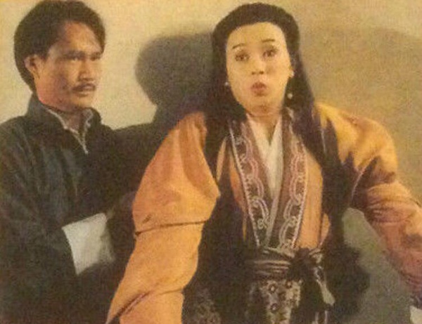 《鬼打鬼之黄金道士》全集-高清电影完整版