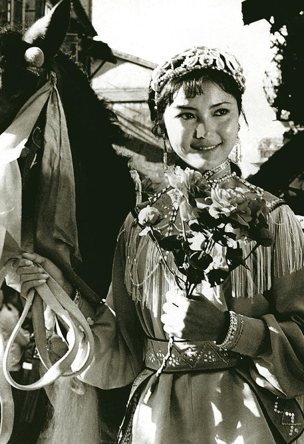 《红牡丹》全集-高清电影完整版