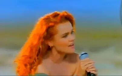 [图]Belinda Carlisle - Leave A Light On (Official Video)【中英字幕】