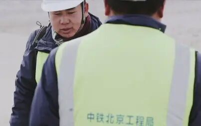 [图]致敬筑路人