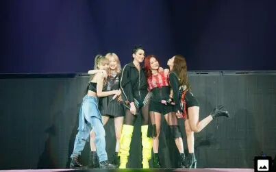 [图]BLACKPINK+Dua Lipa首次合作舞台Kiss and Make Up高清现场