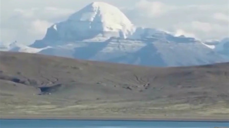 [图]神圣的白色神山 雪峰里竟藏着金色山峰 更有金色宫殿若隐若现