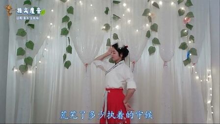 [图]一曲《落叶的秋》好听凄美,在落叶的季节里又想起了心中的他