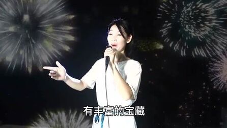 [图]歌曲《我爱这蓝色的海洋》,歌声振奋人心,难忘的青春记忆