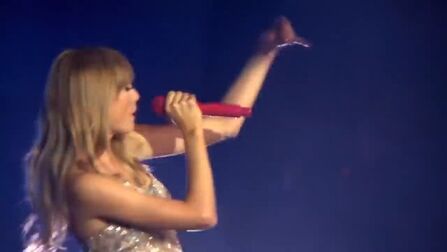 [图]Taylor Swift《Sparks Fly》 Live2011年7月18日,也就是10年前的今...