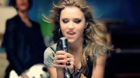 [图]Emily Osment - All the Way Up