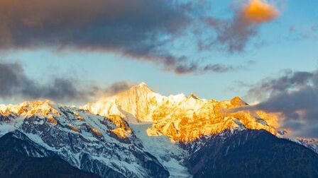 [图]环华十年旅行第986天,云南梅里雪山日照金山