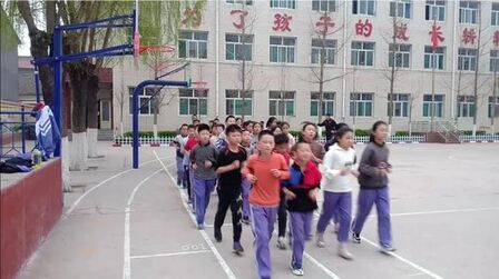 [图]小学田径队训练