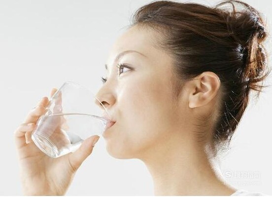 人一天要喝多少水,什么水最好