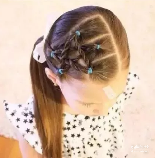 幼儿园小女孩扎头发简单造型