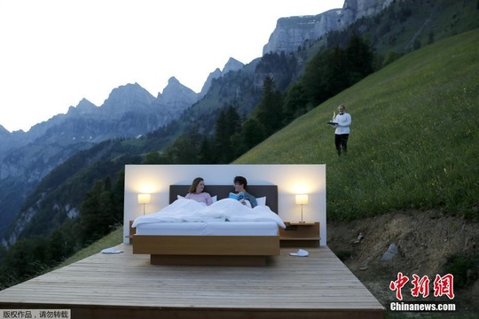 瑞士艺术家打造无死角露天观景房 与山水融为一体 第1页