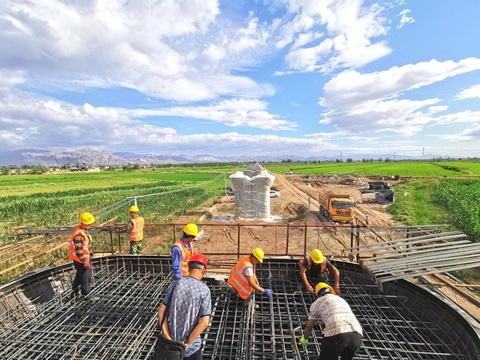 中铁二十局包银铁路参建员工高温天气下的坚守(4) 第4页