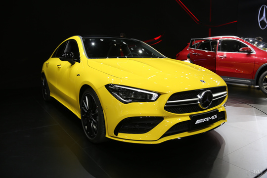 全新奔驰AMG CLA35 第1页