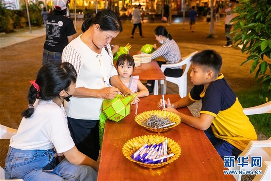 泰国南奔府:灯笼的“海洋”(10) 第10页