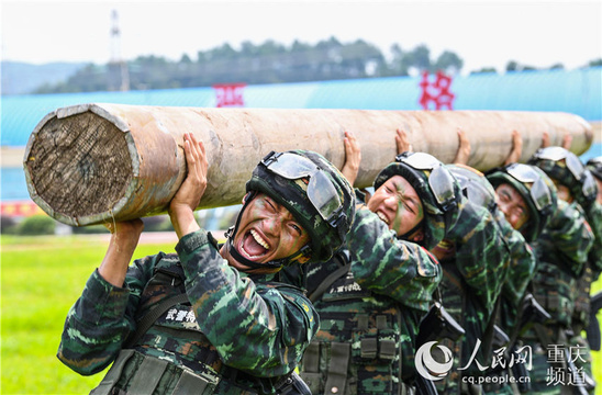 重庆武警:夏季练兵正当时 第1页