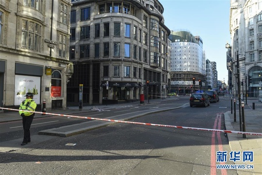 英国伦敦恐袭过后 警方加强巡逻 第1页