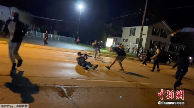 美威州示威骚乱致2死1伤 枪手向警方投降后在伊利诺伊州被捕 第1页