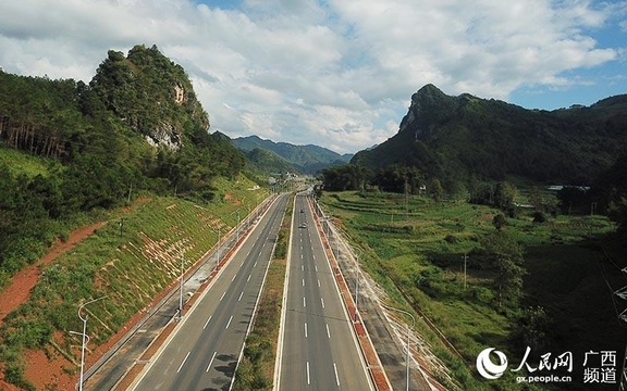 巴马:各个村屯都基本实现了路网建设全覆盖(6) 第6页